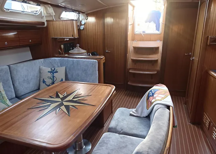 Veronica Bateau-hôtel *